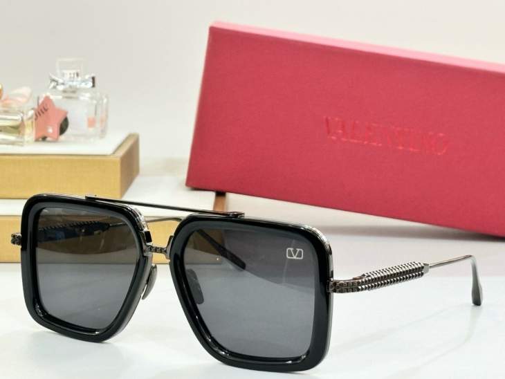 Picture of Valentino Sunglasses _SKUfw66526246fw